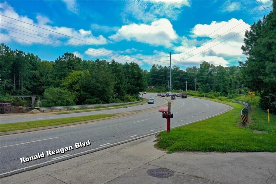 More Photos Of 1345 Ronald Reagan Blvd, Cumming Showroom For Sale