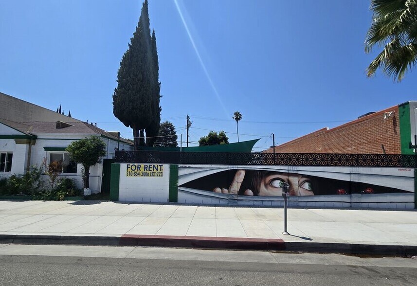 More Photos Of 175-177 S Robertson Blvd, Beverly Hills Storefront For Lease