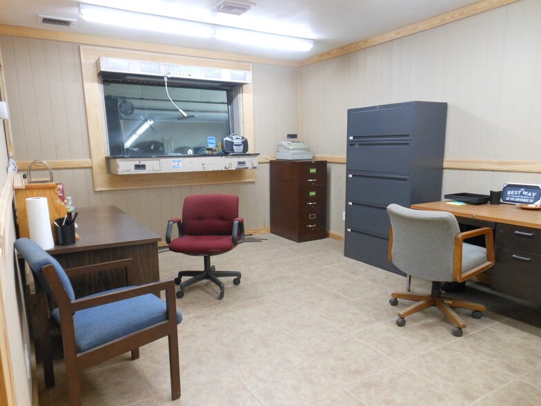 More Photos Of 737 N Magnolia Ave, Ocala Distribution For Sale