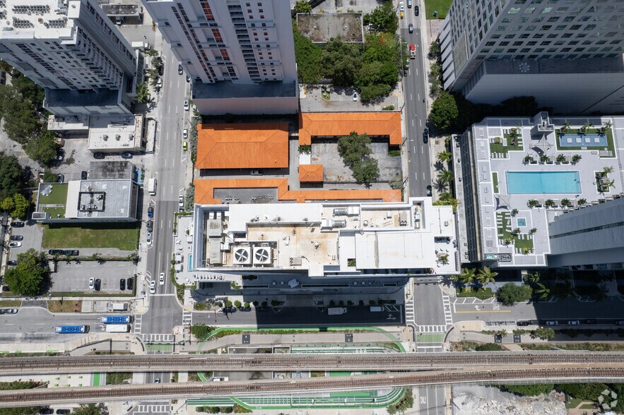 More Photos Of 115 SW 8th St, Miami Restaurant For Sale