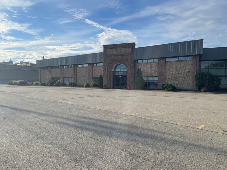 More Photos Of 380 W Chestnut St, Washington Unknown For Lease