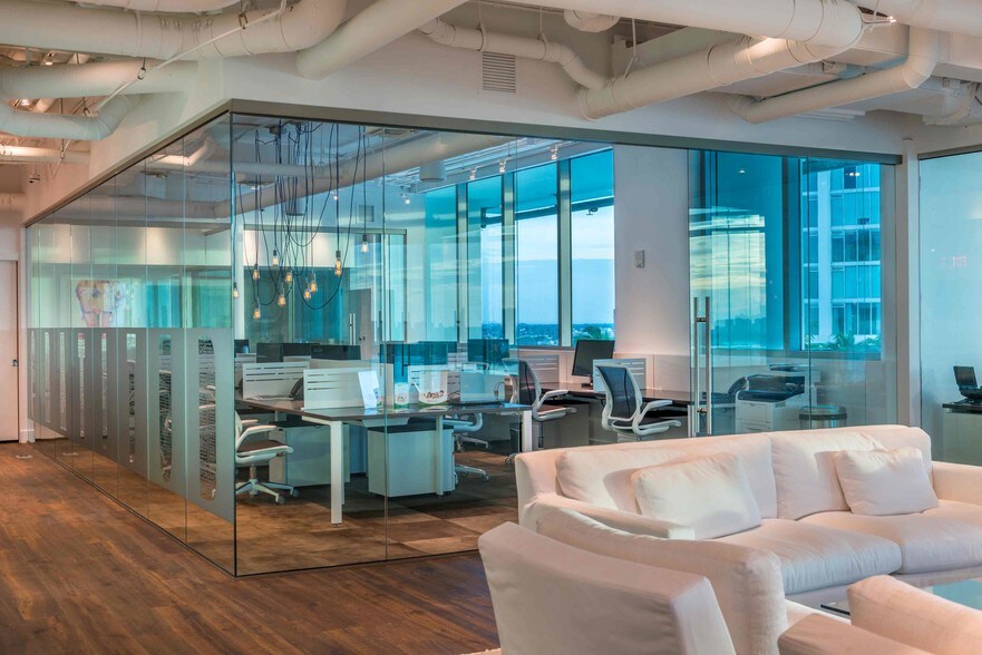 More Photos Of 900-990 Biscayne Blvd, Miami Apartments For Sale
