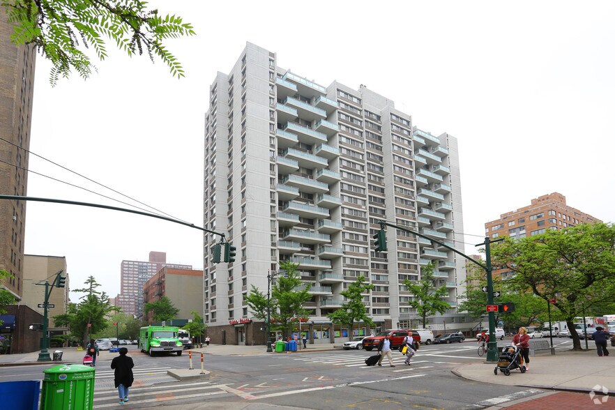 More Photos Of 700 Columbus Ave, New York Apartments For Lease