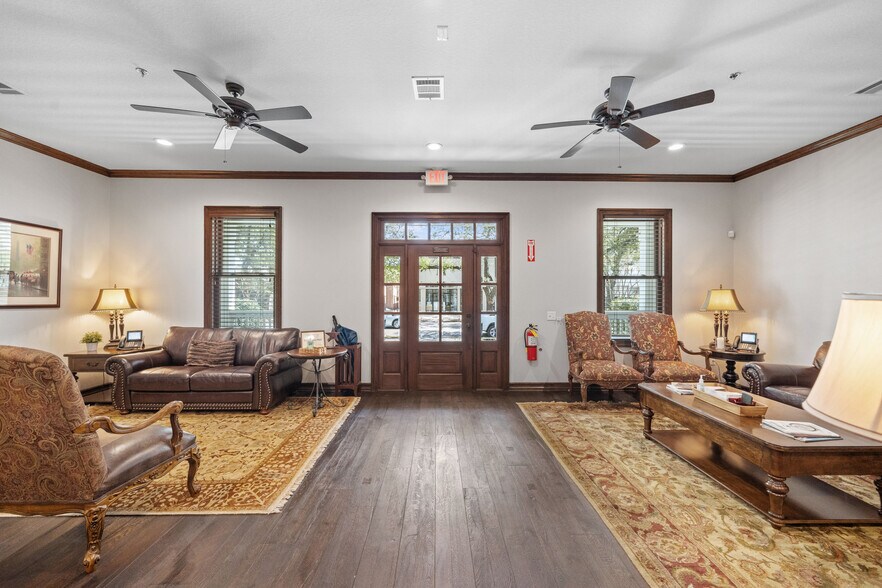 More Photos Of 1523 Yale St, Houston Office Residential For Sale