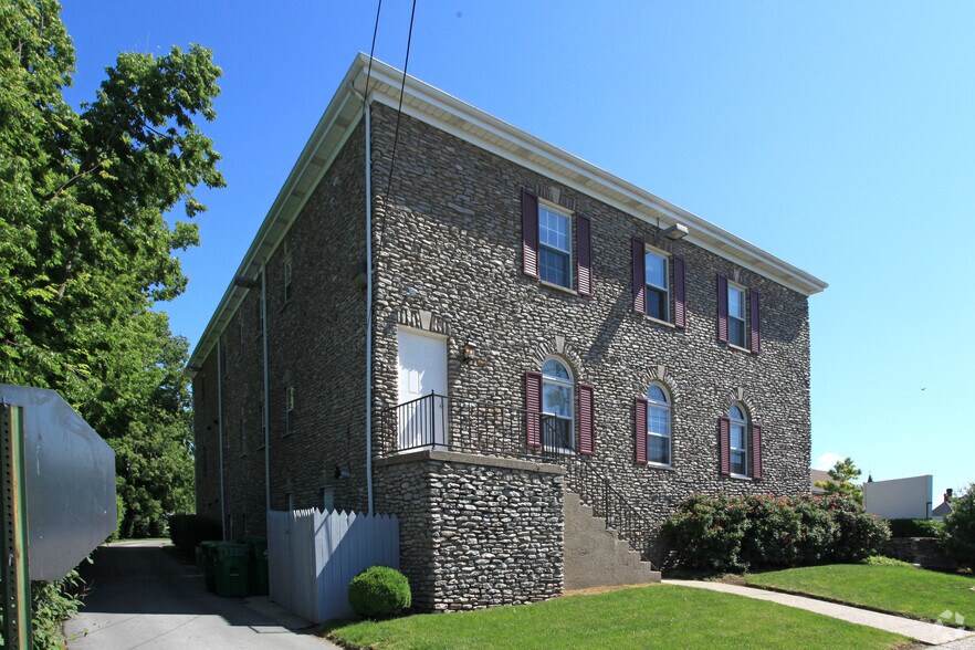 More Photos Of 459 W Martin Luther King Blvd, Danville Office For Sale