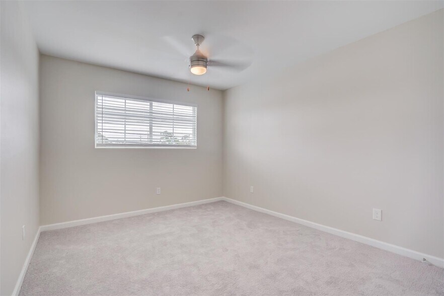 More Photos Of 1824 Thonig Rd, Houston Apartments For Sale