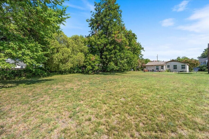 More Photos Of 106 Saint Mary St, Rockwall Office Residential For Sale
