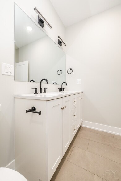 More Photos Of 6220 S King Dr, Chicago Multifamily For Sale