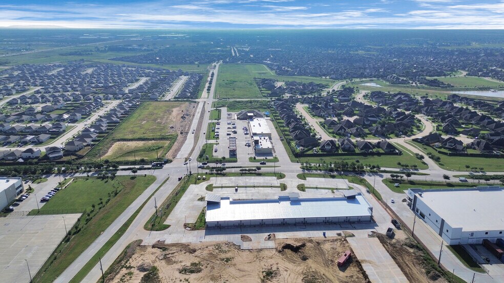 More Photos Of 30625 Kingsland Blvd, Brookshire Storefront For Lease