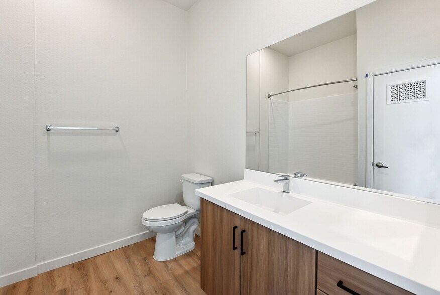 More Photos Of 611 Highland Ave, National City Apartments For Lease