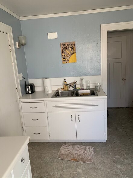 More Photos Of 4425-4429 N Oakland Ave, Shorewood Storefront Retail Residential For Sale