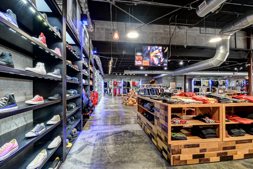 More Photos Of 20121 Highway 59 N, Humble Freestanding For Sale