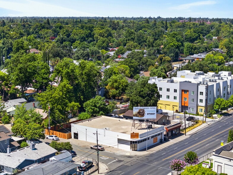 More Photos Of 3930 Broadway, Sacramento Freestanding For Sale