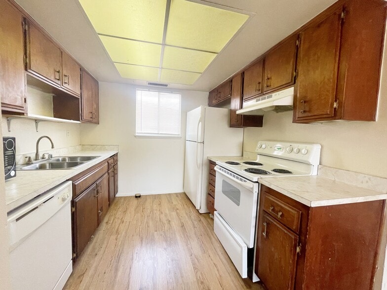 More Photos Of 5801 W Washington Ave, Las Vegas Apartments For Sale