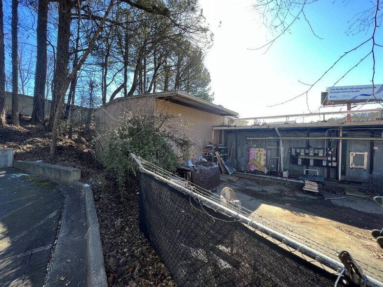 More Photos Of 4829 Peachtree Rd, Chamblee Flex For Sale