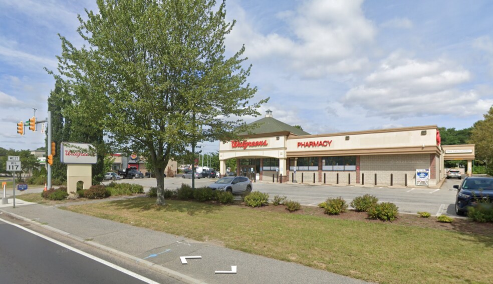 Primary Photo Of 2595 W Shore Rd, Warwick Freestanding For Lease
