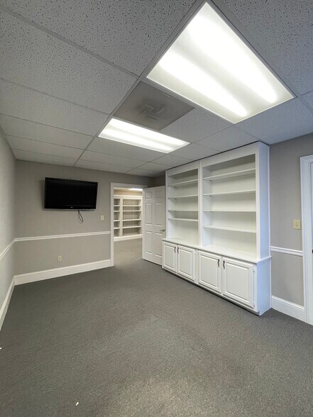 More Photos Of 6298 Baker Ct, Norcross Office Residential For Lease