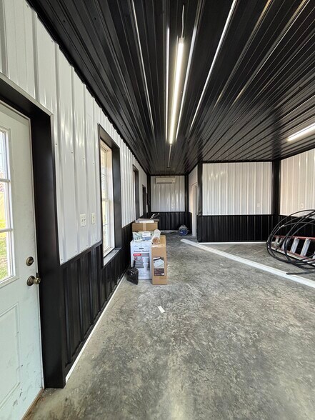 More Photos Of 28795 Three Notch Rd, Mechanicsville Flex For Lease