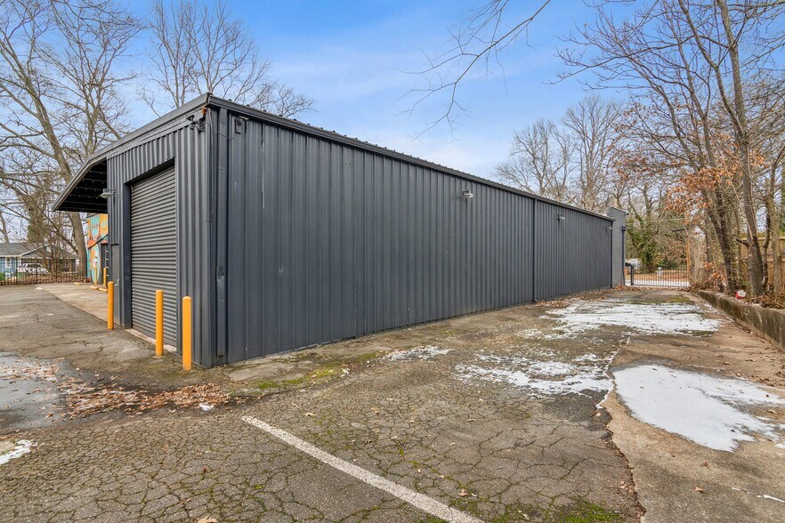 More Photos Of 1080 Katherwood Dr SW, Atlanta Showroom For Sale