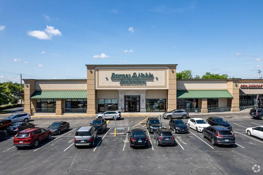 More Photos Of 8027 Kingston Pike, Knoxville Unknown For Lease