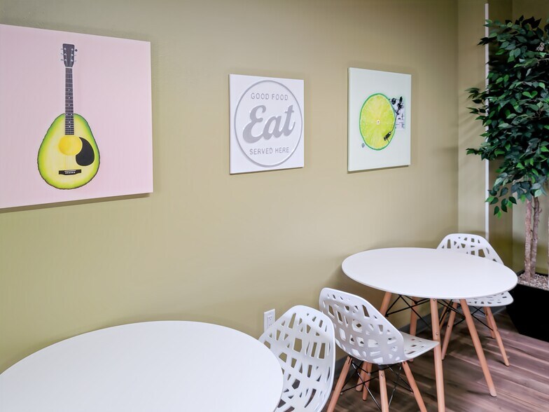 More Photos Of 1574 W Broadway, Madison Coworking Space