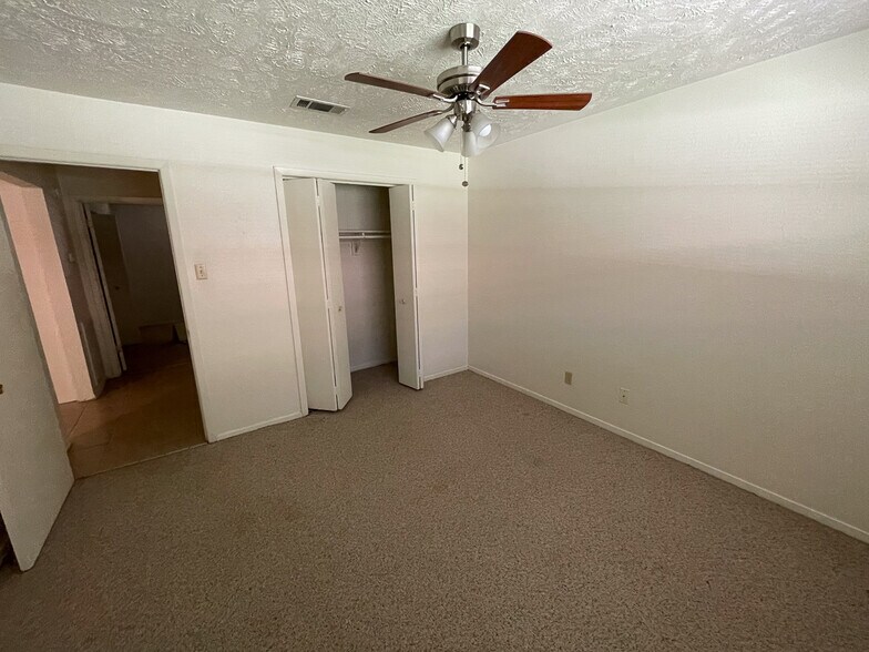 More Photos Of 704 Cline St, Huntsville Apartments For Sale