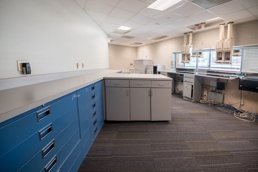 More Photos Of 300 W Main St, Lake Butler Storefront Retail Office For Sale