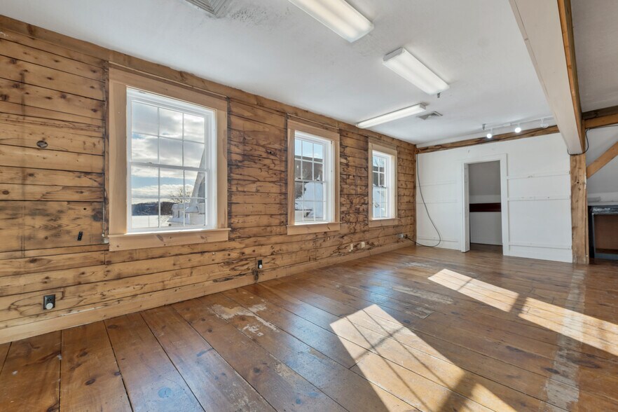 More Photos Of 312 Daniel Webster Hwy, Meredith Hotel For Lease