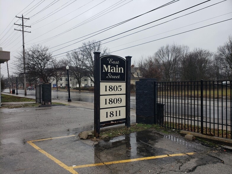 Primary Photo Of 1805-1809 E Main St, Columbus Medical For Sale
