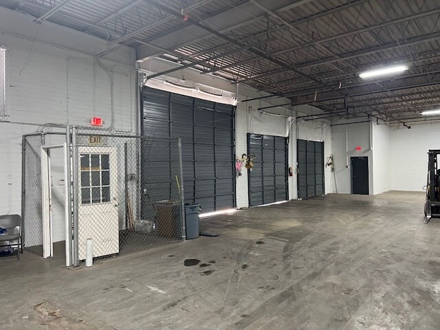 More Photos Of 2349 Plastics Dr, Gastonia Manufacturing For Lease
