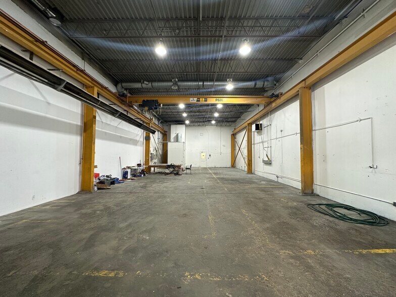More Photos Of 4238-4258 93 St NW, Edmonton Light Manufacturing For Lease