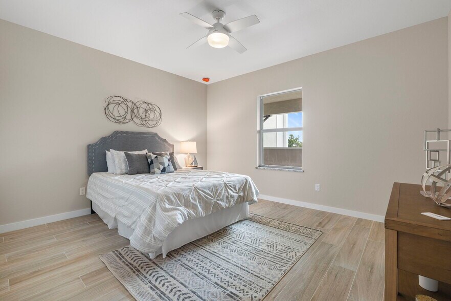 More Photos Of 5132 Coronado Pky, Cape Coral Apartments For Sale