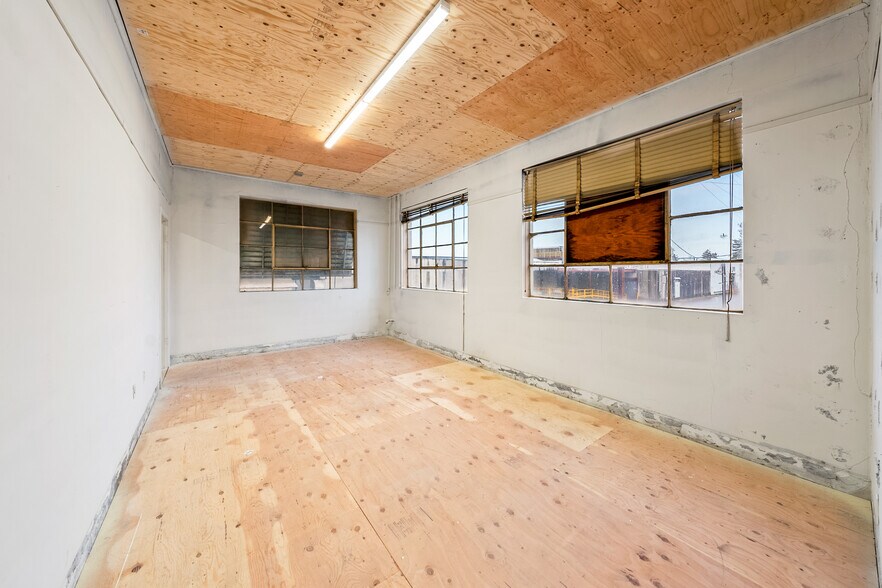 More Photos Of 619 S Fir St, Medford Refrigeration Cold Storage For Sale