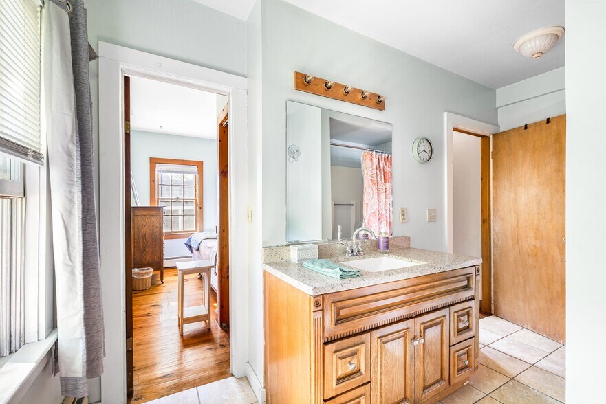 More Photos Of 557 Center Rd, New Shoreham Apartments For Sale