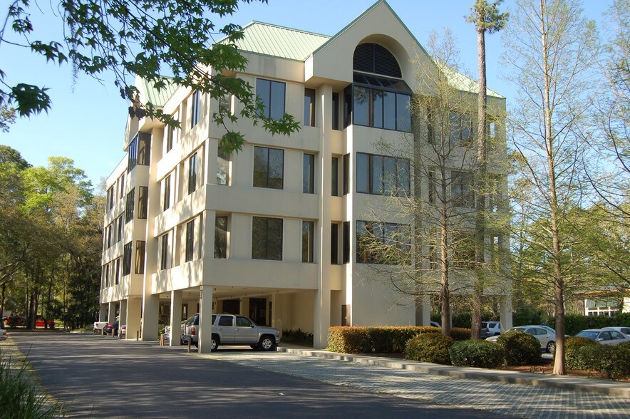 More Photos Of 52 New Orleans Rd, Hilton Head Island Office For Sale