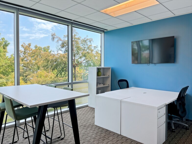 More Photos Of 2600 S Shore Blvd, League City Coworking Space