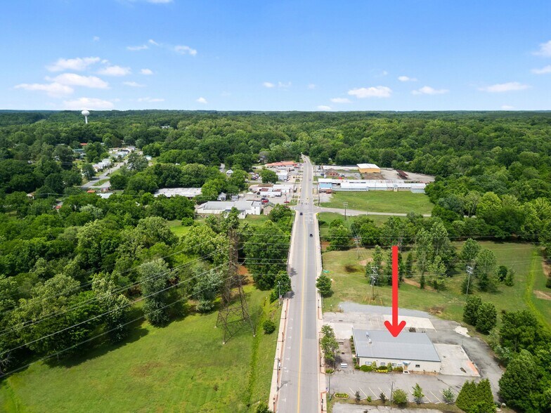More Photos Of 522 N Main St, Farmville Restaurant For Sale