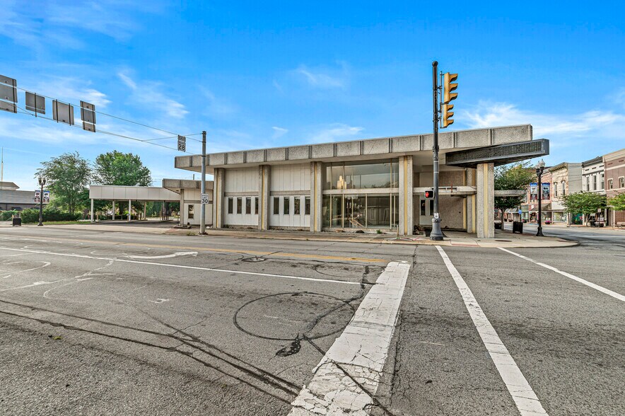 More Photos Of 101 S Anderson St, Elwood Restaurant For Sale