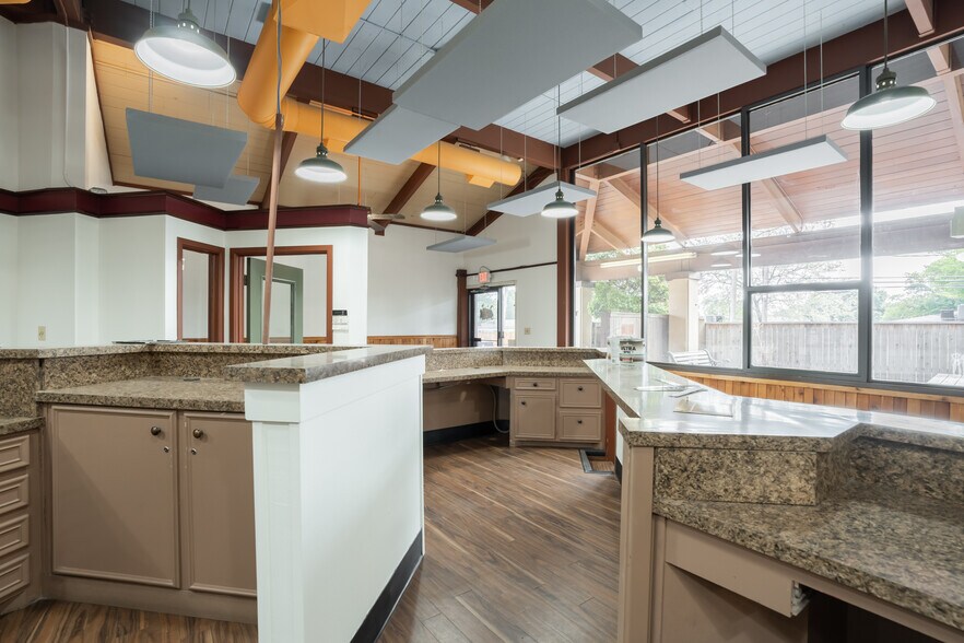 More Photos Of 5102 Salem Ave, Lubbock Medical For Sale