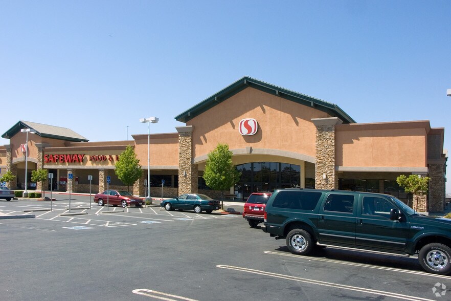 More Photos Of 2220 Sunset Blvd, Rocklin Supermarket For Lease
