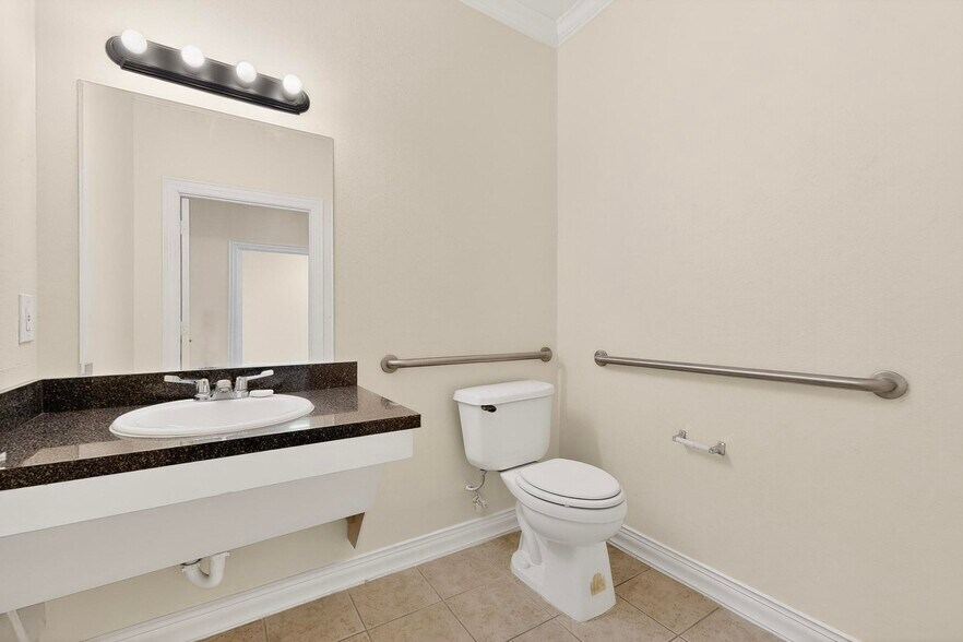 More Photos Of 2840 Keller Springs Rd, Carrollton Medical For Sale