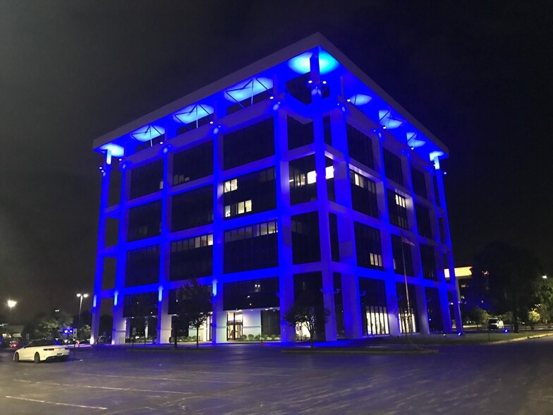 More Photos Of 1111 Plaza Dr, Schaumburg Unknown For Lease