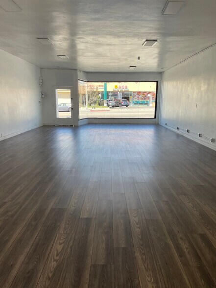 More Photos Of 124-126 S San Gabriel Blvd, San Gabriel Storefront For Lease