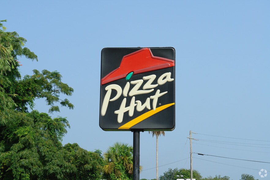 More Photos Of 1616 S Dixie Fwy, New Smyrna Beach Restaurant For Lease