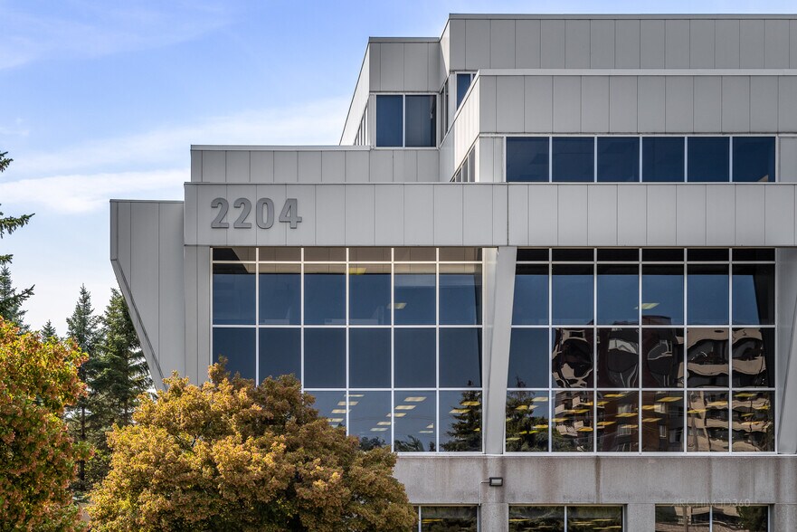 More Photos Of 2204 Walkley Rd, Ottawa Office For Lease