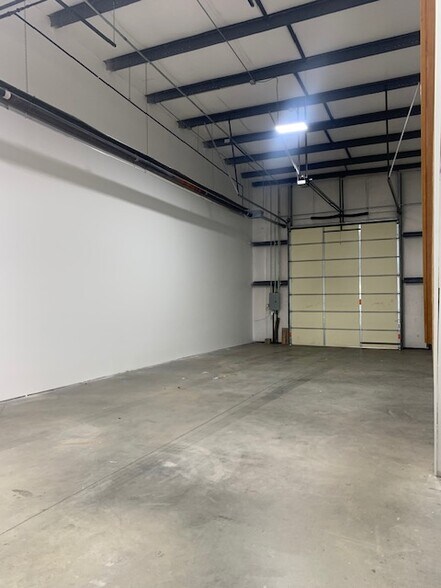 More Photos Of 332 Mountain View Dr, Johnstown Warehouse For Lease