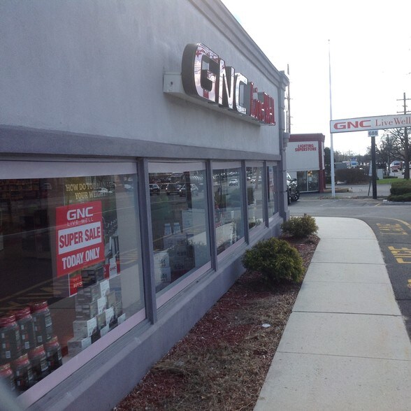 More Photos Of 688 N State Route 17, Paramus Freestanding For Lease
