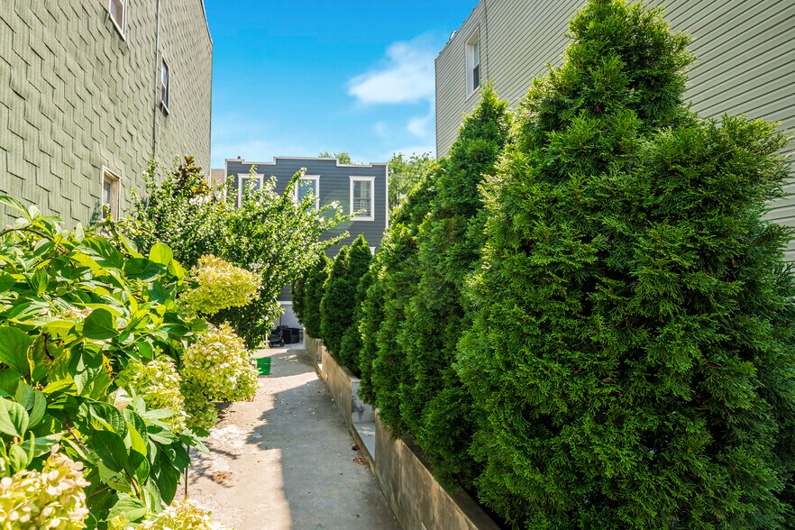 More Photos Of 1022 47th Ave, Long Island City Apartments For Sale