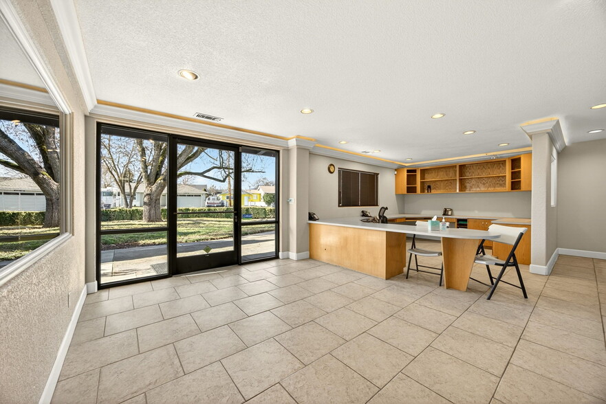 More Photos Of 3100 Merriman Rd, Medford Light Distribution For Sale