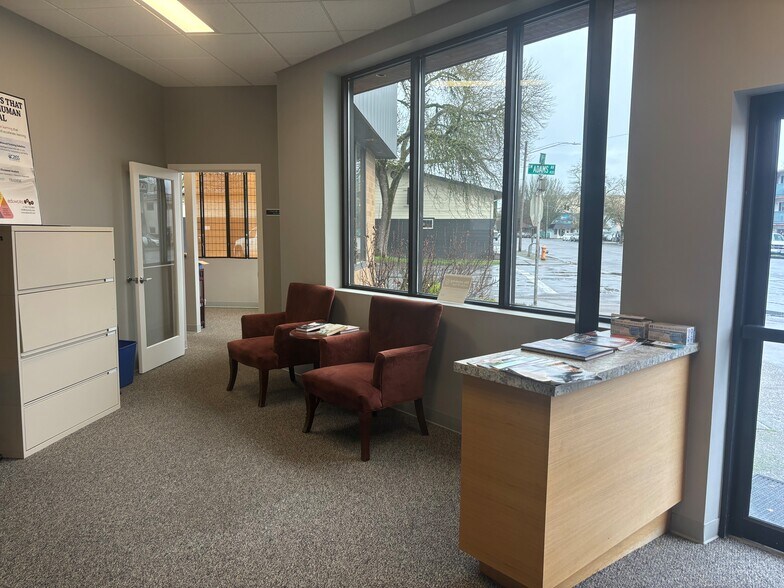 More Photos Of 400 SW 4th St, Corvallis Freestanding For Lease